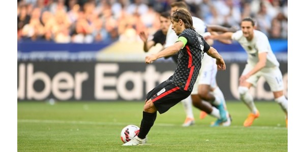 Gjensidig anerkjennelse mellom Luka Modrić og Lionel Messi